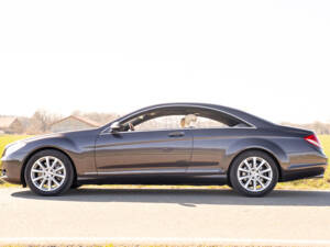 Image 10/67 of Mercedes-Benz CL 500 (2006)