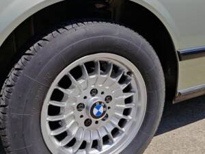 Bild 25/50 von BMW 745i (1982)