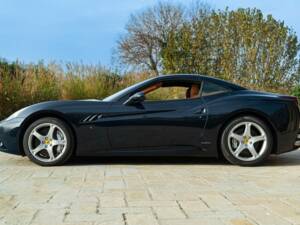 Bild 5/50 von Ferrari California (2010)