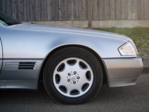 Bild 4/26 von Mercedes-Benz SL 320 (1993)