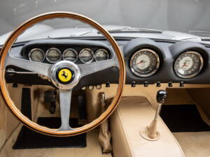 Imagen 12/22 de Ferrari 250 GT Berlinetta Lusso (1963)