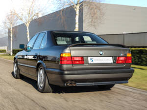 Afbeelding 7/97 van BMW M5 (1989)