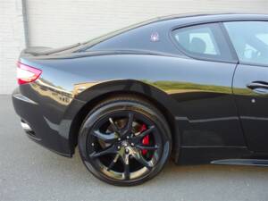 Bild 26/100 von Maserati GranTurismo S (2008)