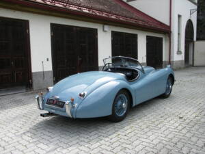 Immagine 2/54 di Jaguar XK 120 SE OTS (1953)