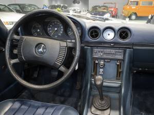 Image 31/45 of Mercedes-Benz 350 SL (1974)