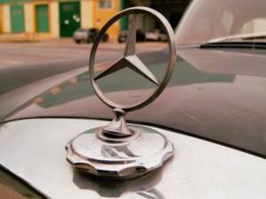 Image 8/8 of Mercedes-Benz 220 SE b (1962)