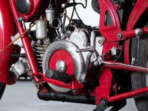 Image 31/50 of Moto Guzzi DUMMY (1950)