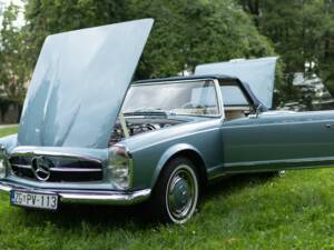 Image 14/16 of Mercedes-Benz 280 SL (1968)