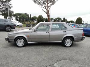 Bild 32/36 von Alfa Romeo 75 1.8 Turbo (1990)