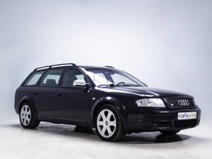 Image 4/33 de Audi S6 Avant (2000)