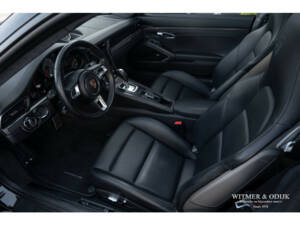 Image 20/38 of Porsche 911 Carrera 4S (2017)