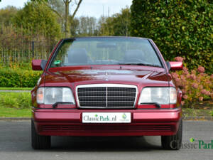 Image 19/50 de Mercedes-Benz E 200 (1995)