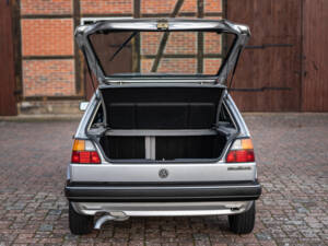 Bild 18/42 von Volkswagen Golf II 1.8 (1989)