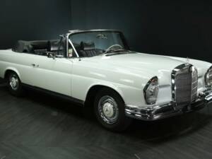 Bild 8/30 von Mercedes-Benz 250 SE (1966)