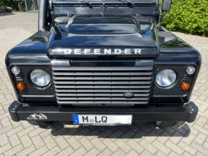 Image 4/93 of Land Rover Defender 110 (2014)