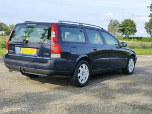 Image 9/28 of Volvo V 70 2.4 (2000)