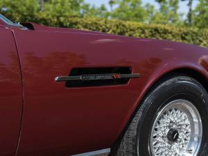 Immagine 11/34 di Aston Martin V8 EFi Volante (1987)