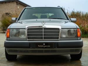 Image 11/50 of Mercedes-Benz 200 TE (1992)