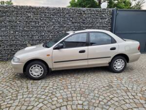 Image 2/4 de Mazda 323S 1.7 Turbodiesel (1995)
