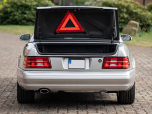 Immagine 19/38 di Mercedes-Benz SL 500 (2000)