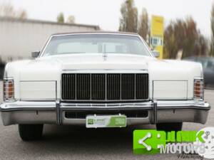Image 4/10 de Lincoln Continental Town Coupe (1982)