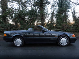 Image 7/15 of Mercedes-Benz 500 SL (1991)