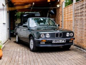 Bild 1/47 von BMW 320i (1990)