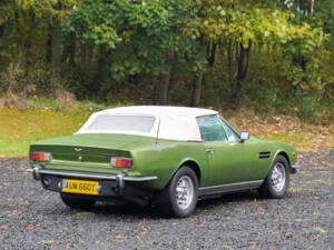 Immagine 43/50 di Aston Martin V8 Volante (1979)