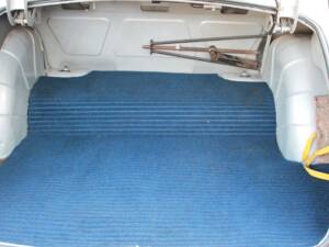Bild 34/42 von Jaguar 240 (1968)