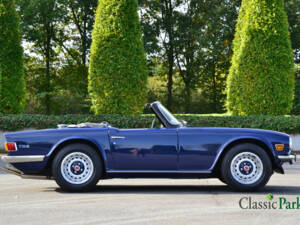 Image 18/50 of Triumph TR 6 (1975)