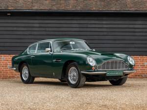 Afbeelding 2/50 van Aston Martin DB 6 (1967)