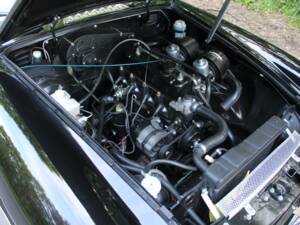 Image 15/17 of MG MGB (1978)