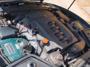 Image 3/49 of Jaguar XK8 4.2 (2003)