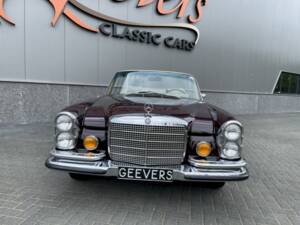 Image 2/38 of Mercedes-Benz 280 SE (1971)