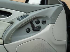 Image 41/50 of Mercedes-Benz SL 55 AMG (2003)