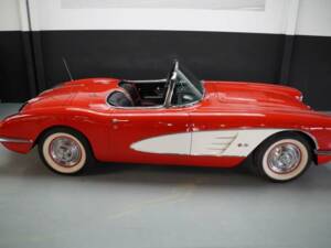 Image 33/50 of Chevrolet Corvette (1958)