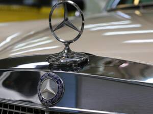 Immagine 16/27 di Mercedes-Benz 280 SE 4,5 (1971)