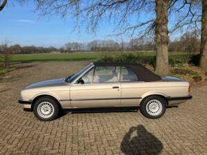 Bild 3/17 von BMW 320i (1986)