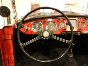 Image 8/15 of MG MGA 1600 (1960)