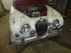 Bild 27/32 von Jaguar 240 (1968)