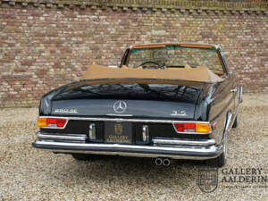 Image 45/50 de Mercedes-Benz 280 SE 3,5 (1971)