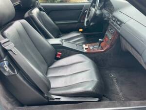 Image 17/20 de Mercedes-Benz 500 SL (1992)