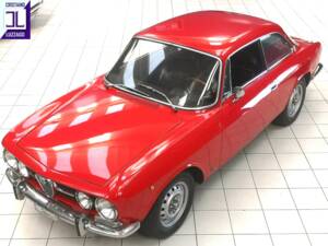 Image 6/51 de Alfa Romeo 1750 GT Veloce (1970)