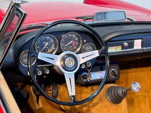 Imagen 29/38 de Alfa Romeo 2600 Spider (1964)