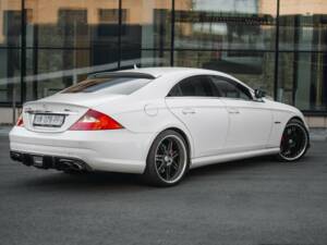 Afbeelding 5/7 van Mercedes-Benz CLS 63 AMG (2007)