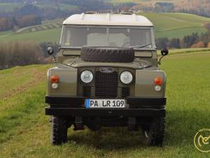 Image 2/20 of Land Rover 109 (1965)