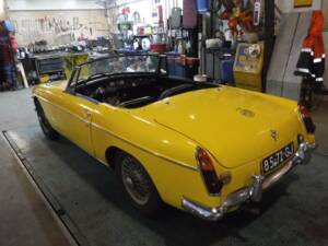 Image 6/50 of MG MGB (1967)