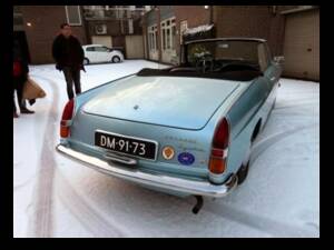 Image 4/9 of Peugeot 404 Injection (1968)