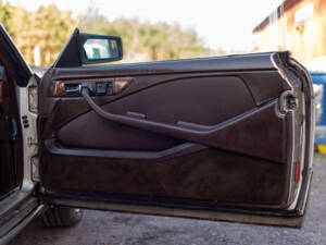 Image 53/95 of Mercedes-Benz 560 SEC (1985)