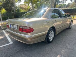 Bild 6/6 von Mercedes-Benz E 240 (2000)